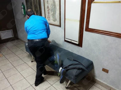 Dr. Ramon Jabes Flores Rocha, Quiropráctico