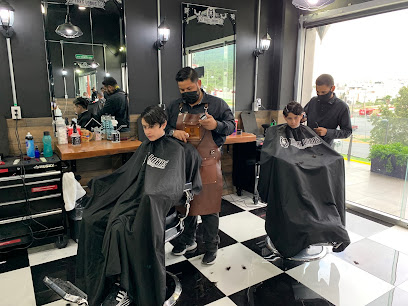 TRES LOBOS BARBERIA CUMBRES