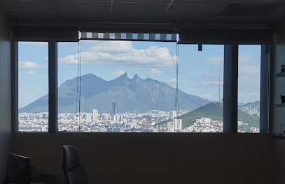 Dr. Mauricio Isais Cortinas