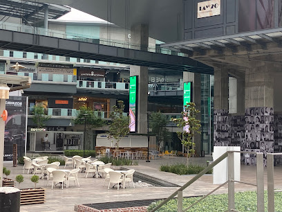 Punto Valle, The Town Center