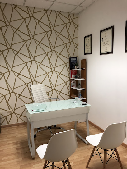 Dra Alessandra Miranda Aguirre, Dermatólogo