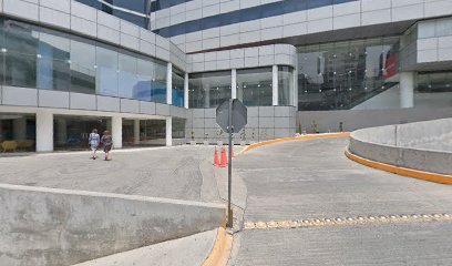 Dr. Ramón Francisco Salazar Salinas, Otorrinolaringólogo